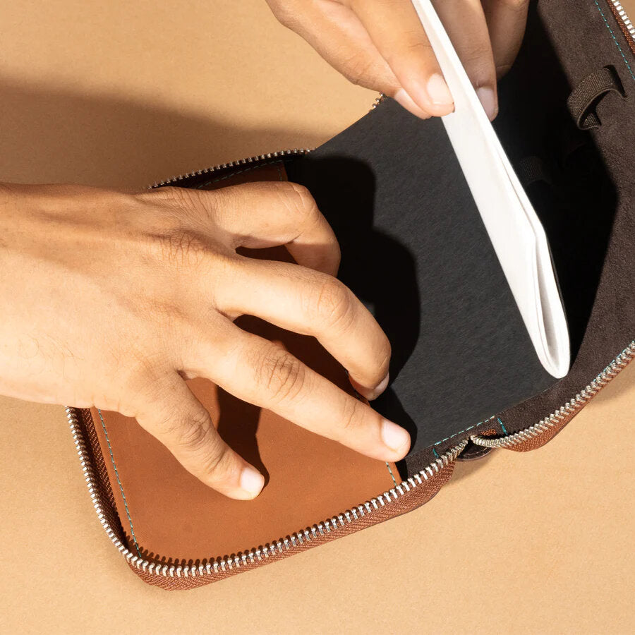 Endless Companion Adjustable Pen Pouch Brown - 5 Pens