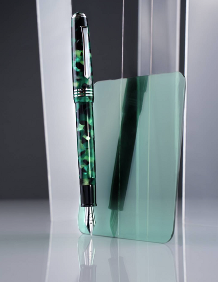 Tibaldi N.60 Emerald Green resin vulpen